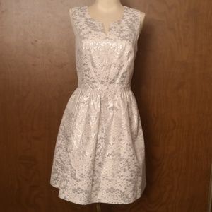 NWT Kensie silver & white brocade dress Sz S